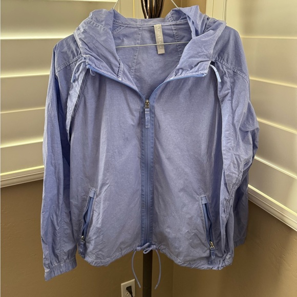 Athleta Periwinkle Blue Expedition Hike Shell Jacket. Size S - Picture 3 of 6